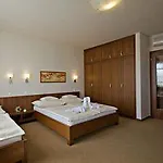 Hotel Lajta Park