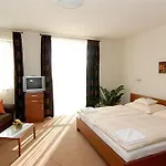 Lajta Park 4*