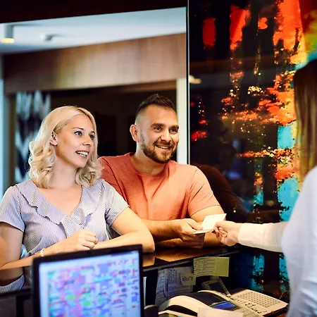 Отель Lajta Park Мошонмадьяровар