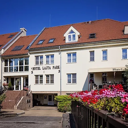Lajta Park 4*