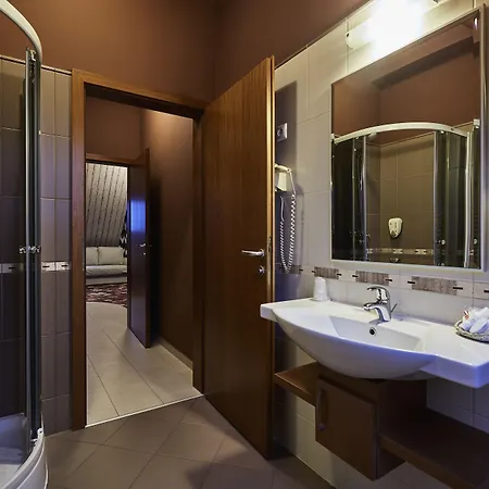 Отель Lajta Park 4*