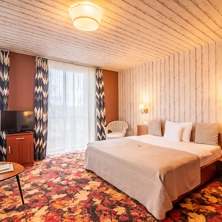 Отель Lajta Park 4*