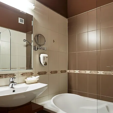 Hotel Lajta Park 4*