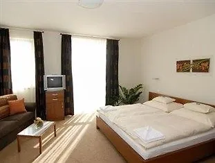Lajta Park 4*