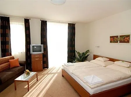 Lajta Park 4*