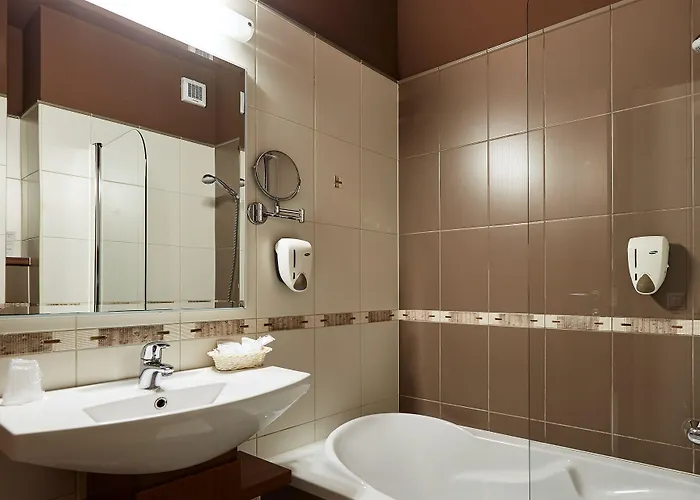 מלון Lajta Park 4*