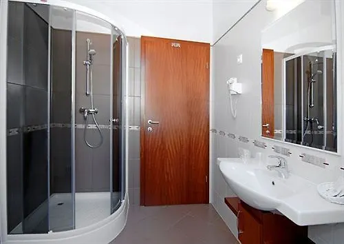 Lajta Park Hotell 4*