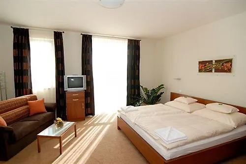 Lajta Park 4*